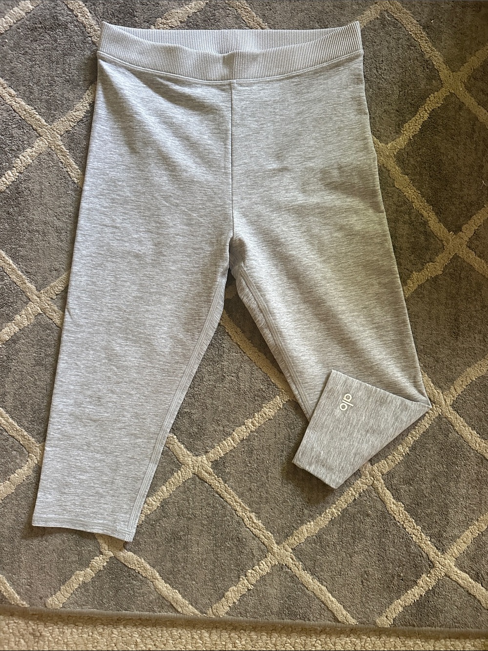 ALO Yoga Heather Gray Women's Cropped Leggings